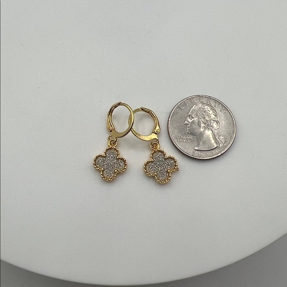 778. Elegant Gold and Silver Clover Earrings - Picture 2 of 3